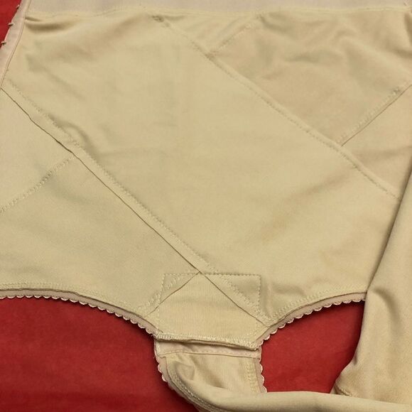 Wink your little secret women’s beige shape wear size 3X - Picture 6 of 6